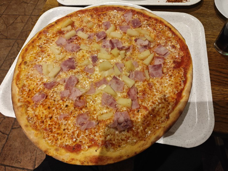 #今天吃了啥 比盘子还大的披萨