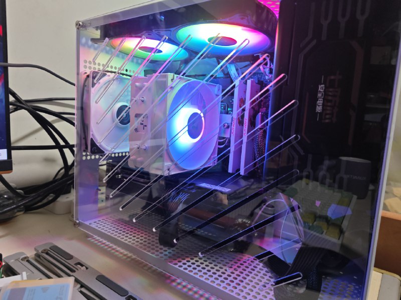 打散邮寄又重新装好的盒子