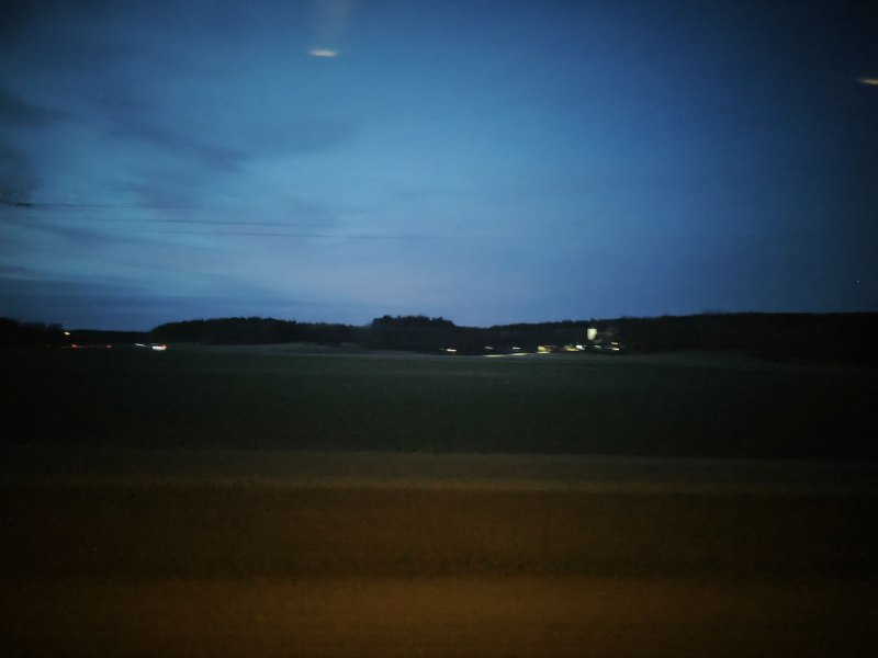 今日出游天黑得好早，都不是很想出门了