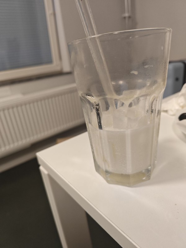 已经成酒鬼了，每顿饭的饮料都是酒